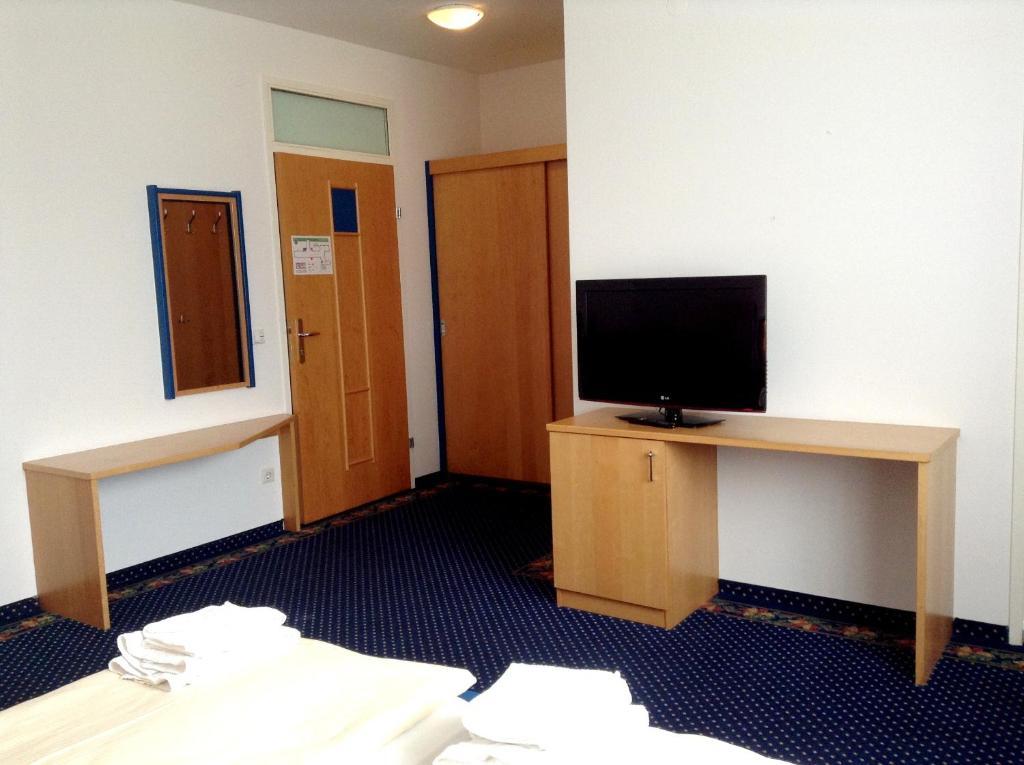 Thalinger Hof Hotel Kronstorf Quarto foto