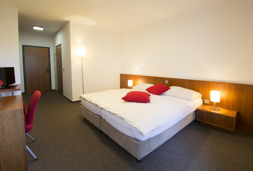 Thalinger Hof Hotel Kronstorf Exterior foto